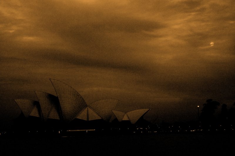 Bennelong Moonrise