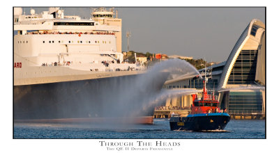 Through the Heads, the QEII departs Fremantle