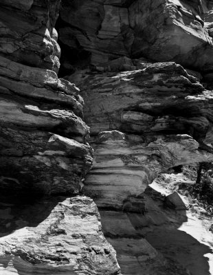 Jutting rocks, Pilot Mountain, NC, 2008.jpg