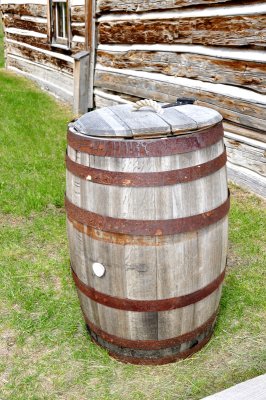 Wooden-barrel.