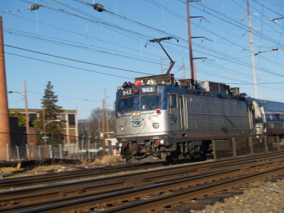 AEM-7 943 Westbound at HOLMES