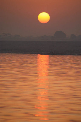 Sunrise on the Ganges 13.jpg