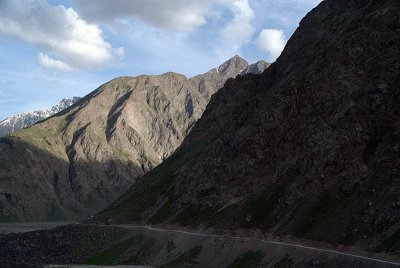 033 Road through the Lahaul Valley