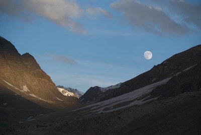 038 Moon at Sunset near Baralacha La