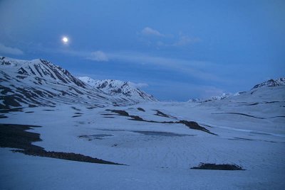 046 Moon and Snow near Baralacha La