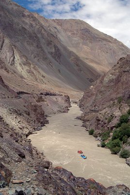 Rafting on the Zanskar River 04