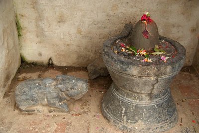 Nandi Shiva Linga and Yoni by Ghats