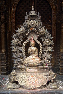 Statue in Golden Temple Patan 03