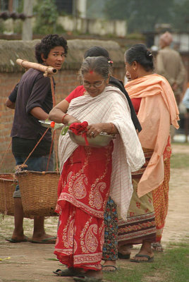 Woman with Offerings Pancha Dan 05