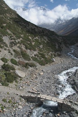 Bridge en route to Yak Kharka