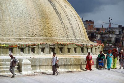 Circumambulating the Stupa Boudha 02