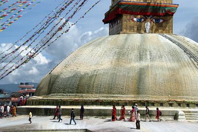 Circumambulating the Stupa Boudha 04