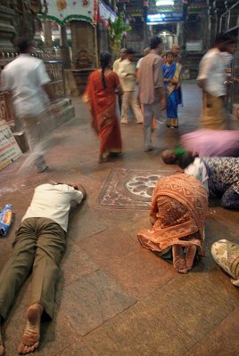 Praying at the Sri Meenakshi Temple 02