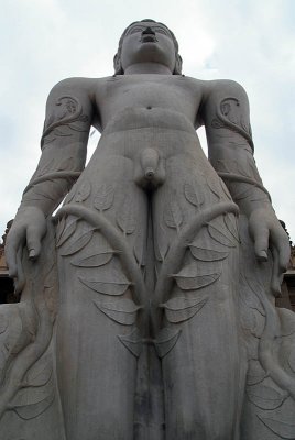 Looking up at Gomateshwara Statue 03
