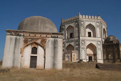 Choukhandi Tomb at Ashtur 02
