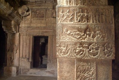 Decorated Pillar Pattadakal Temple 05
