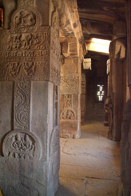 Decorated Pillar Pattadakal Temple 06