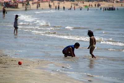 Children Playing in the Sand Palolem 02