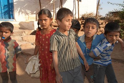 Children in Badami 02