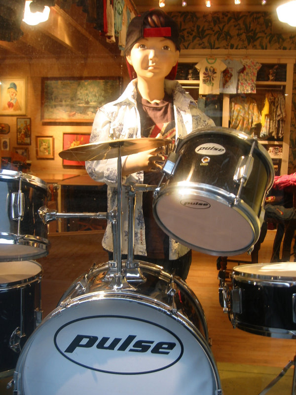 Lucky Kid Drummer Window