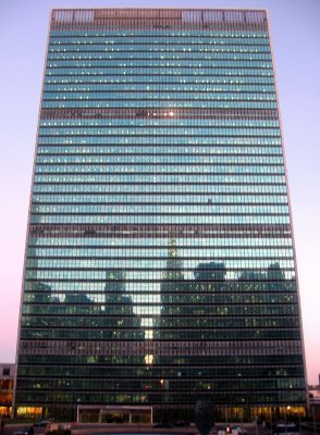 United Nations Secretariat Building with Manhattan Skyline