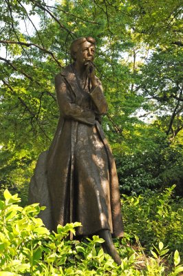 Elinore Roosevelt Memorial Statue at 72nd Street Park Entrance