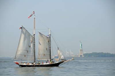 Battery Park - Clipper Ship