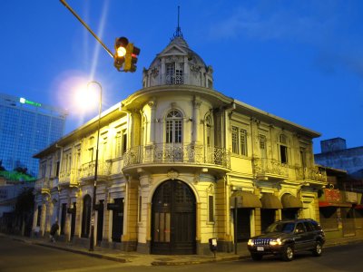 Mercado Central Colonial Building