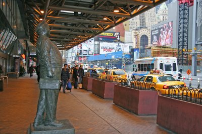Port Authority Bus Terminal - Bus Driver Ralph Kramden (aka Jackie Gleason) Statue