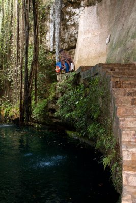 Cenote Ik-Kil - can you find a boy in this picture?