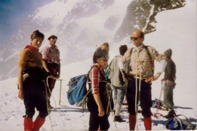Italian guide Sepp 2nd from left. - No harnesses.jpg