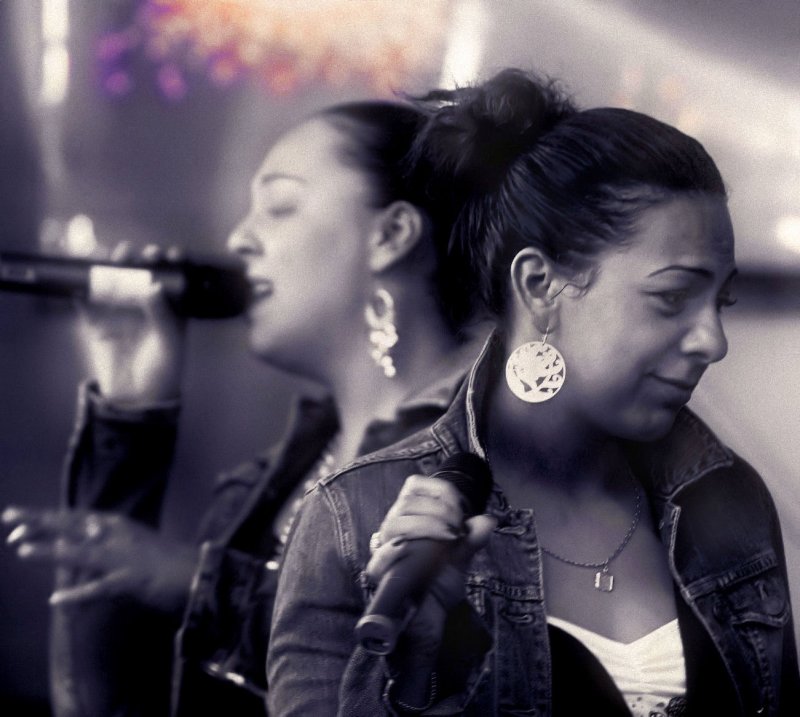 Sisters sing the blues