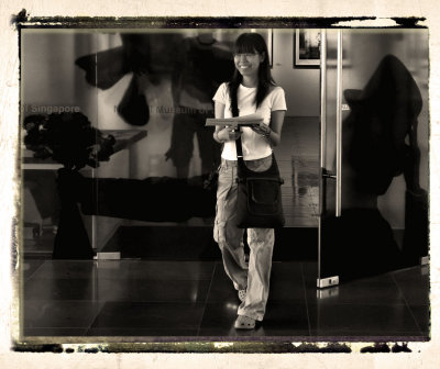 Chapeau and flowers for this sm Ai Li ng Lady!