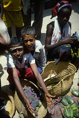 Somalia, Young sellers