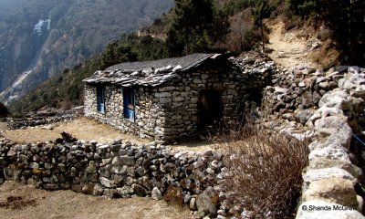 Stone house near Thamo