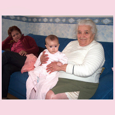 16-05-2009 ... Elisa, My grandmother, and My wife`s mother...