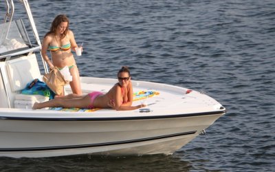 Harry Ts is great for watching the boats