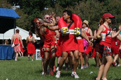 Red Dress Run 2010 (14).JPG