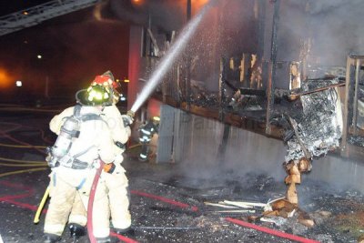 sturbridge route 20 fire11.jpg