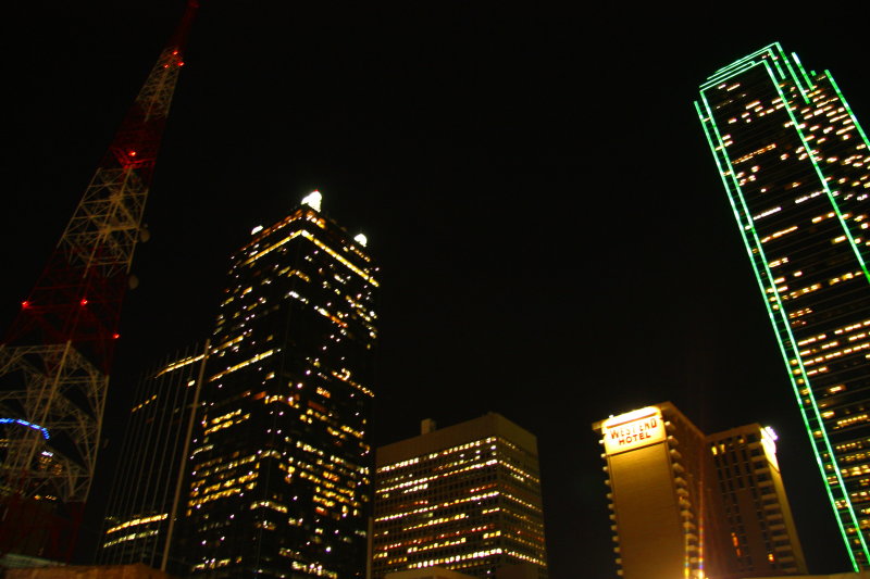 DOWNTOWN DALLAS AT NIGHT