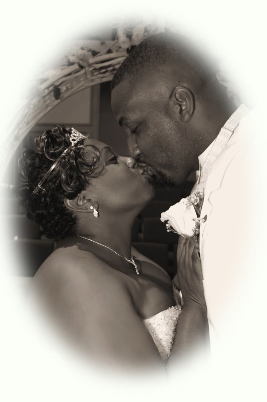 KISSING