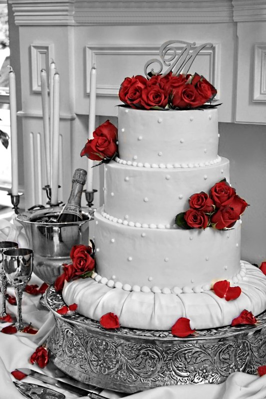 CAKE TABLE