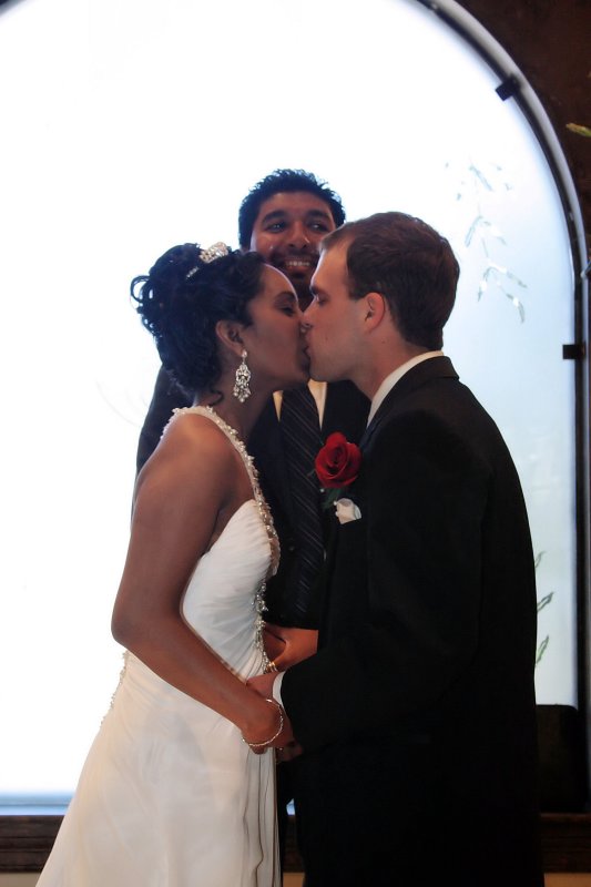 KISSING