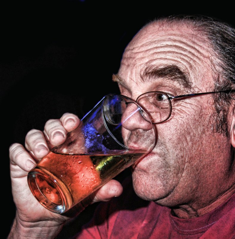 COLORED LIQUID - DRINKING BEER