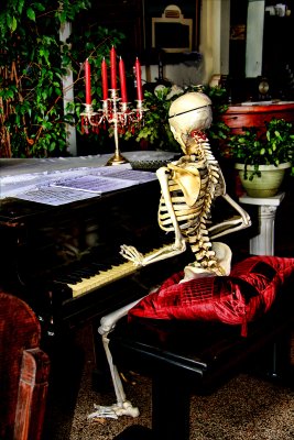PLAYING THE PIANO....HAPPY HALLOWEN