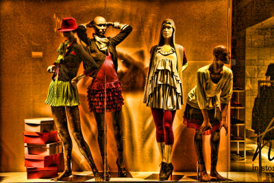 FASHION BEHIND THE WINDOW