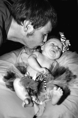 DADDY KISSES