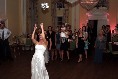 BOUQUET TOSS