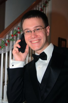 GROOM AND THE PHONE