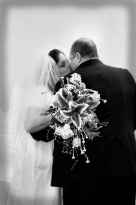 KISSING